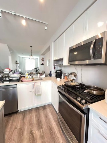 9817 161a Street , Surrey, BC V4N 6S7 3