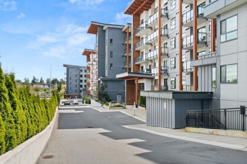 416-6950 Nicholson Road, Delta, BC - Outdoor With Facade