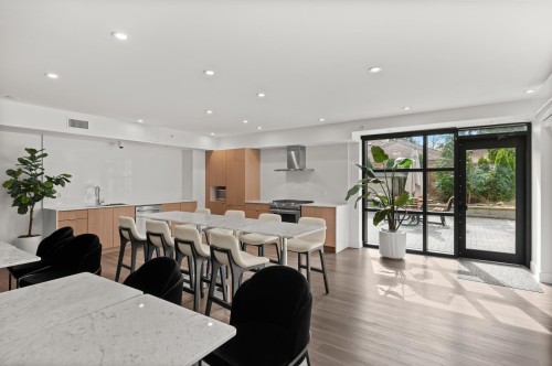 416-6950 Nicholson Road, Delta, BC - Indoor Photo Showing Dining Room