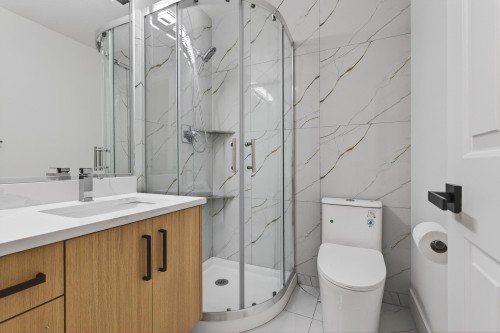 2359 Harper Drive, Abbotsford, BC - Indoor Photo Showing Bathroom