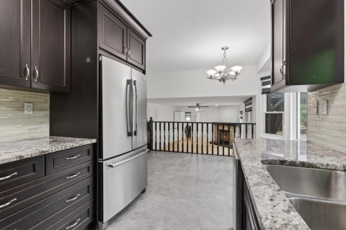 2359 Harper Drive, Abbotsford, BC - Indoor Photo Showing Kitchen With Upgraded Kitchen