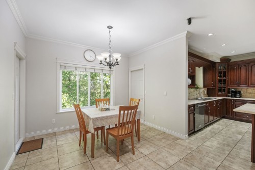 8032 Melburn Drive, Mission, BC - Indoor Photo Showing Dining Room