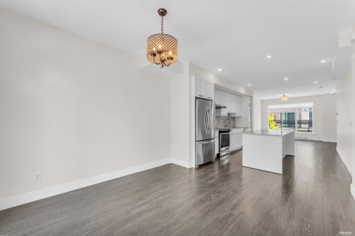 11-9989 Barnston Drive E, Surrey, BC - Indoor Photo Showing Kitchen