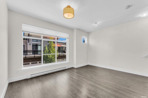 11-9989 Barnston Drive E, Surrey, BC - Indoor Photo Showing Other Room