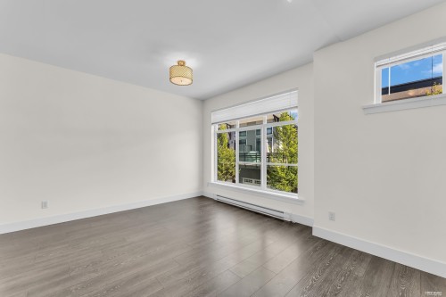 11-9989 Barnston Drive E, Surrey, BC - Indoor Photo Showing Other Room