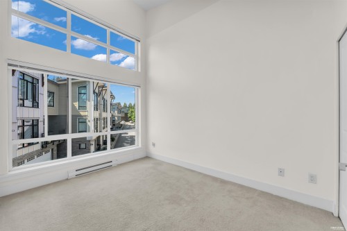 11-9989 Barnston Drive E, Surrey, BC - Indoor Photo Showing Other Room