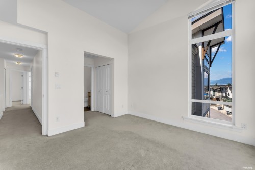 11-9989 Barnston Drive E, Surrey, BC - Indoor Photo Showing Other Room