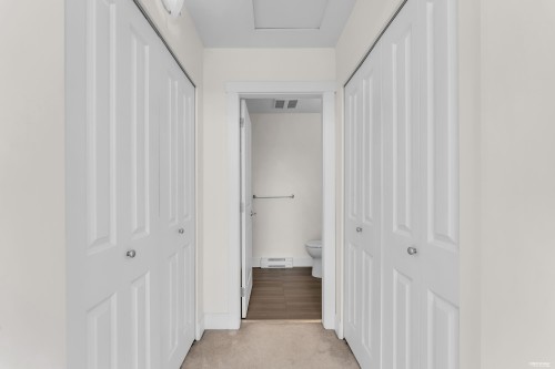 11-9989 Barnston Drive E, Surrey, BC - Indoor Photo Showing Other Room