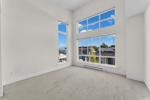 11-9989 Barnston Drive E, Surrey, BC - Indoor Photo Showing Other Room