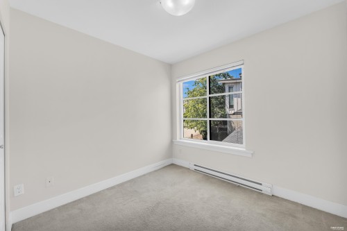 11-9989 Barnston Drive E, Surrey, BC - Indoor Photo Showing Other Room