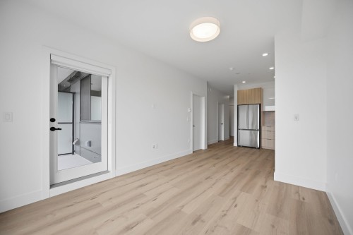 507-20769 Fraser Highway, Langley, BC - Indoor Photo Showing Other Room