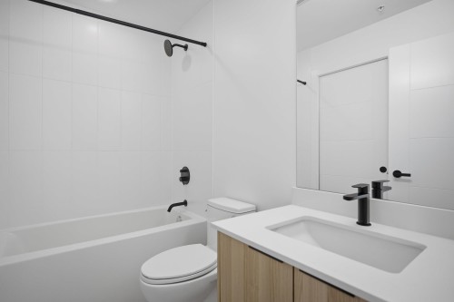 507-20769 Fraser Highway, Langley, BC - Indoor Photo Showing Bathroom