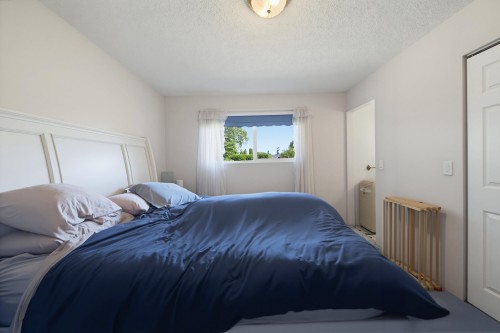 20441 94B Avenue, Langley, BC - Indoor Photo Showing Bedroom