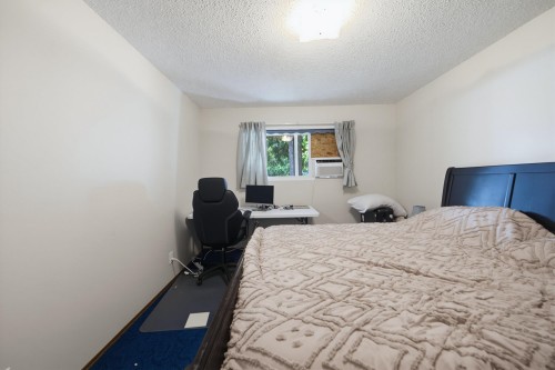 20441 94B Avenue, Langley, BC - Indoor Photo Showing Bedroom