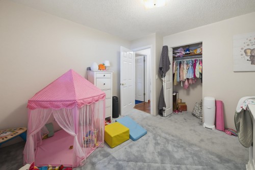 20441 94B Avenue, Langley, BC - Indoor Photo Showing Bedroom