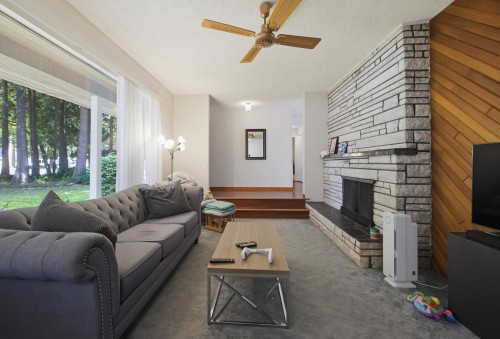 20441 94B Avenue, Langley, BC - Indoor Photo Showing Living Room With Fireplace