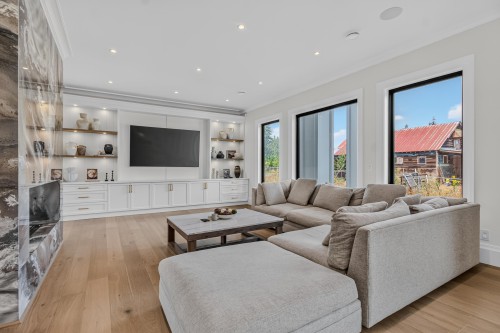 26607 64 Avenue, Langley, BC - Indoor Photo Showing Living Room