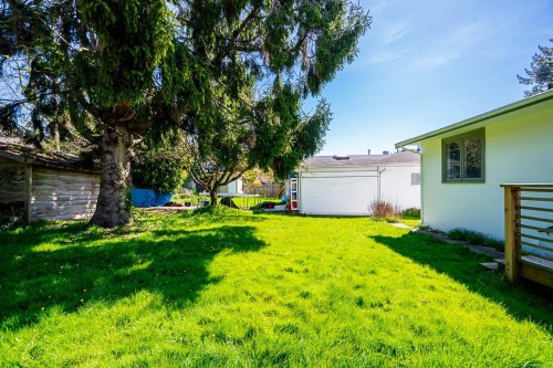 15405 Semiahmoo Avenue, White Rock, BC - Outdoor