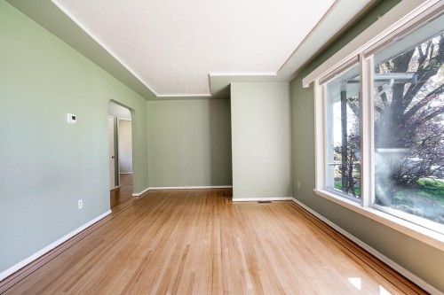 15405 Semiahmoo Avenue, White Rock, BC - Indoor Photo Showing Other Room