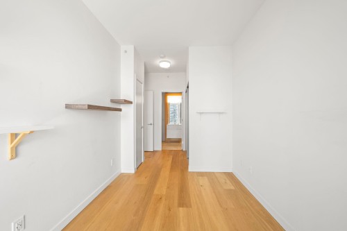 3003-13438 Central Avenue, Surrey, BC - Indoor Photo Showing Other Room