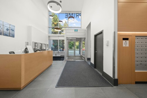 3003-13438 Central Avenue, Surrey, BC - Indoor Photo Showing Other Room