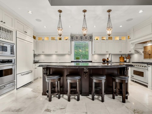 20152 2 Avenue, Langley, BC - Indoor Photo Showing Kitchen