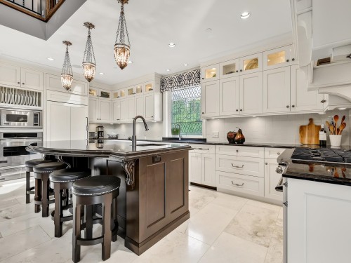 20152 2 Avenue, Langley, BC - Indoor Photo Showing Kitchen With Upgraded Kitchen