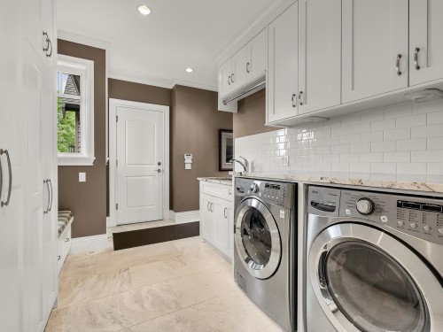 20152 2 Avenue, Langley, BC - Indoor Photo Showing Laundry Room