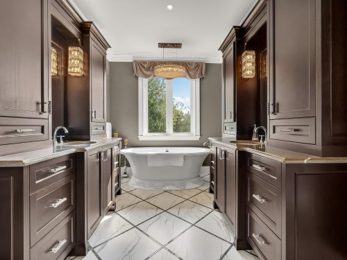 20152 2 Avenue, Langley, BC - Indoor