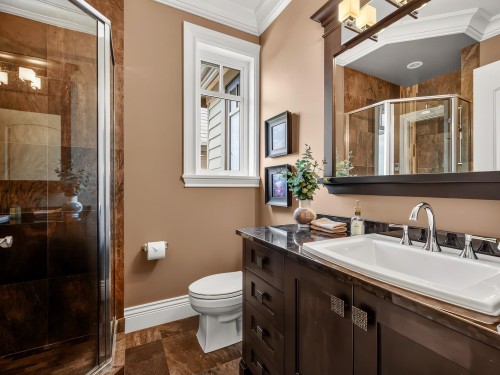 20152 2 Avenue, Langley, BC - Indoor Photo Showing Bathroom