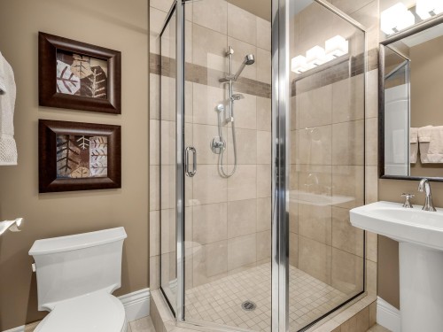 20152 2 Avenue, Langley, BC - Indoor Photo Showing Bathroom