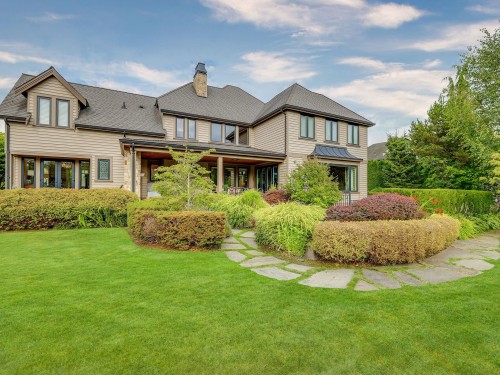 20152 2 Avenue, Langley, BC - Outdoor With Facade