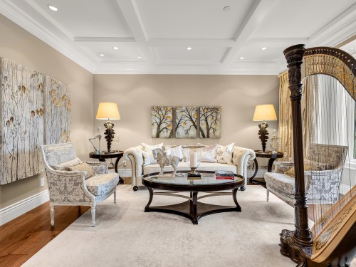20152 2 Avenue, Langley, BC - Indoor Photo Showing Living Room