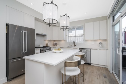 53-19897 75A Avenue, Langley, BC - Indoor Photo Showing Kitchen With Upgraded Kitchen