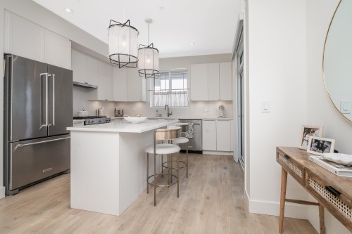 53-19897 75A Avenue, Langley, BC - Indoor Photo Showing Kitchen With Upgraded Kitchen