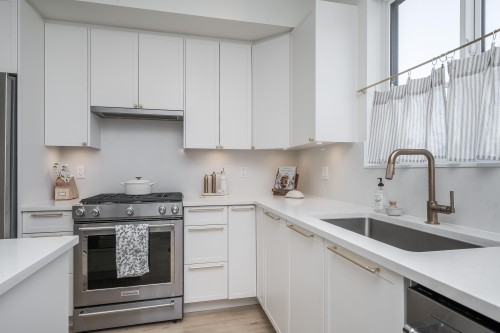 53-19897 75A Avenue, Langley, BC - Indoor Photo Showing Kitchen With Upgraded Kitchen