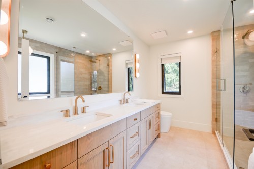 1535 128 Street, Surrey, BC - Indoor Photo Showing Bathroom