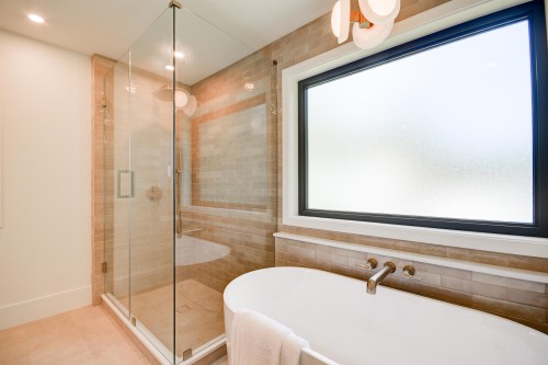 1535 128 Street, Surrey, BC - Indoor Photo Showing Bathroom