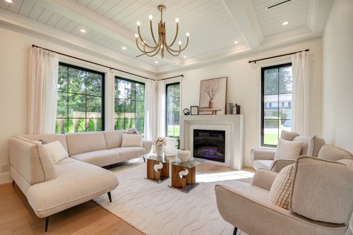 1535 128 Street, Surrey, BC - Indoor Photo Showing Living Room With Fireplace