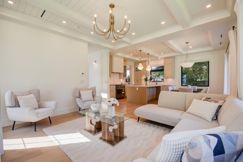 1535 128 Street, Surrey, BC - Indoor Photo Showing Living Room