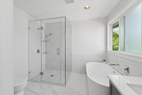 19661 73B Avenue, Langley, BC - Indoor Photo Showing Bathroom