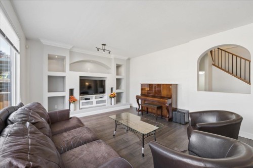 19661 73B Avenue, Langley, BC - Indoor Photo Showing Living Room