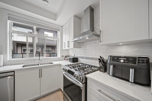 50-8430 203A Street, Langley, BC - Indoor Photo Showing Kitchen With Double Sink With Upgraded Kitchen
