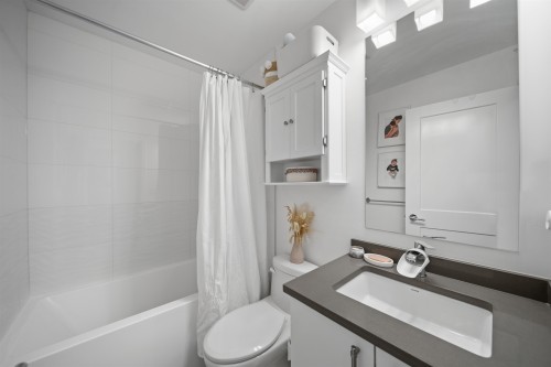 50-8430 203A Street, Langley, BC - Indoor Photo Showing Bathroom