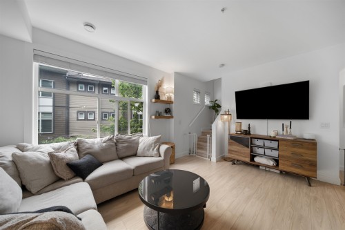 50-8430 203A Street, Langley, BC - Indoor Photo Showing Living Room