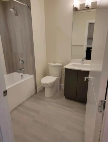 213-6960 Nicholson Road, Delta, BC - Indoor Photo Showing Bathroom