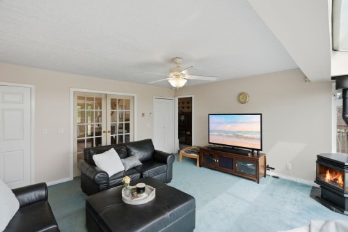 11880 Clark Drive, Delta, BC - Indoor Photo Showing Living Room With Fireplace