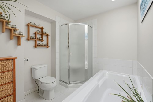 11880 Clark Drive, Delta, BC - Indoor Photo Showing Bathroom