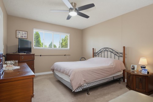 7340 Todd Crescent, Surrey, BC - Indoor Photo Showing Bedroom