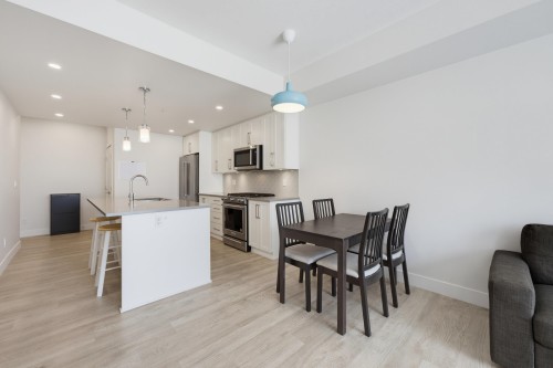 105-2565 Ware Street, Abbotsford, BC - Indoor